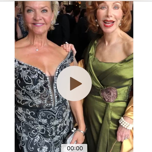 Mariska van Kolck en Marijke Helwegen op musical Anastasia